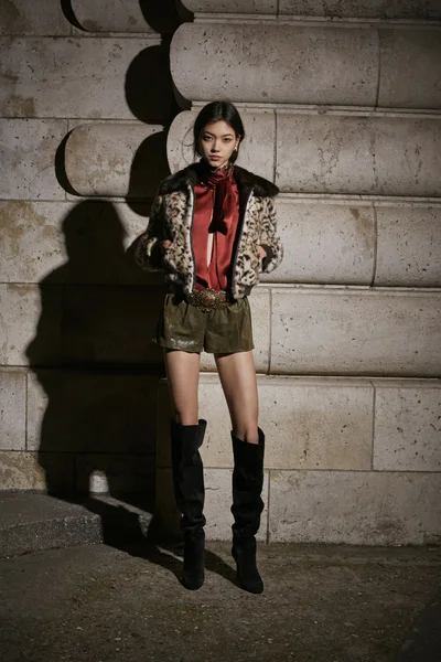 Look 28